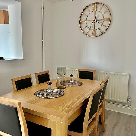 Executive 3 Bedroom Port Talbot Town Centre Margam Sleeps 7 Exteriör bild