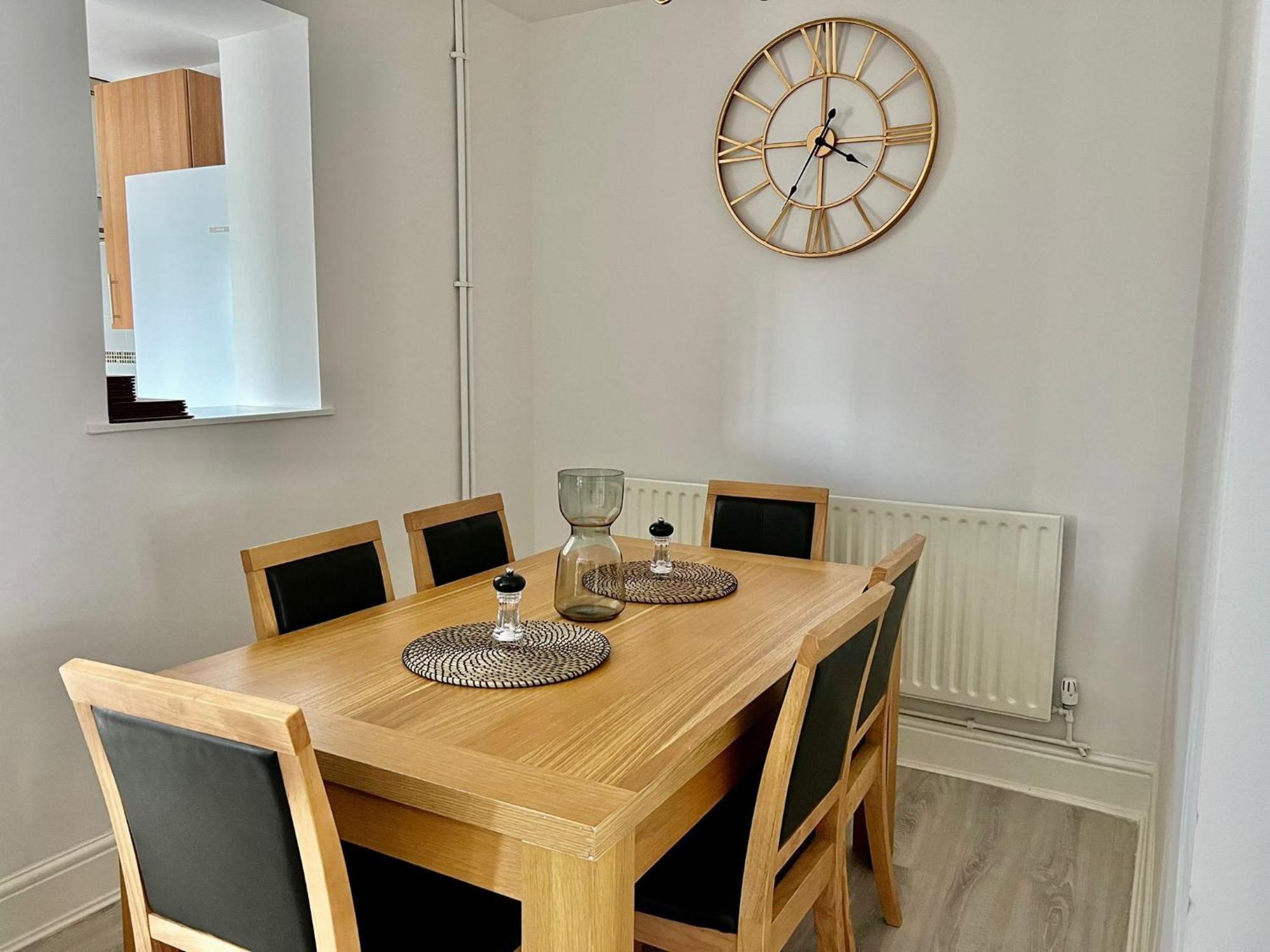 Executive 3 Bedroom Port Talbot Town Centre Margam Sleeps 7 Exteriör bild